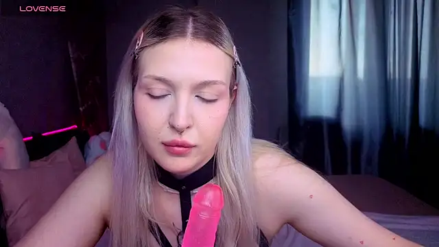 BlondieSummer online show from 15, 4, 2026