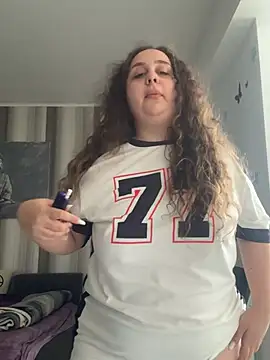 Snapshot of CurlyMaddie chatting on 19, 7, 2026 CurlyMaddie online show from 19, 7, 2026