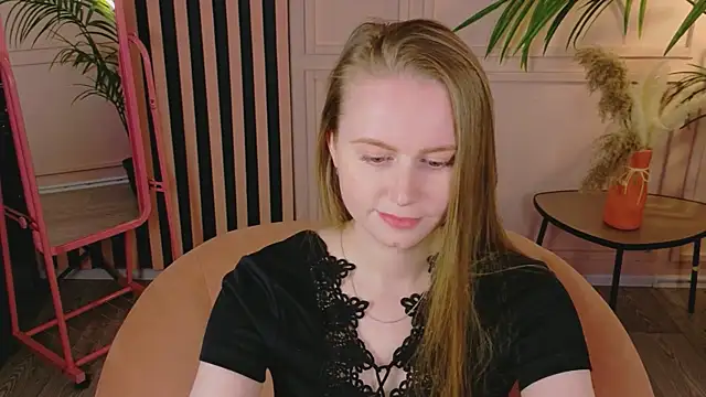Lover Daisy  online show from 5, 5, 2026