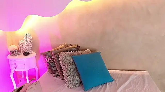 BellaRouxxx online show from 9, 5, 2026