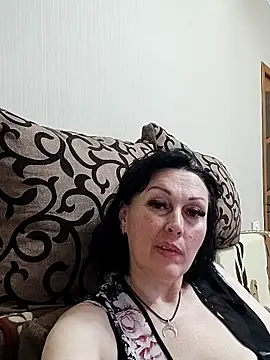 HelgaDennis online show from 5, 6, 2026