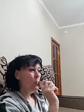HelgaDennis online show from 10, 5, 2026