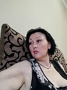 HelgaDennis online show from 22, 7, 2026