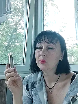 HelgaDennis online show from 8, 6, 2026