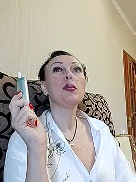 HelgaDennis online show from 5, 7, 2026