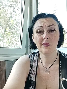 HelgaDennis online show from 4, 8, 2026