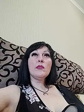 HelgaDennis online show from 6, 6, 2026