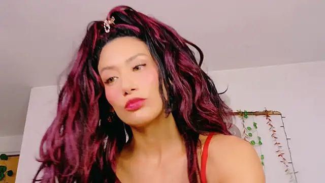 Ajua  Uva online show from 21, 4, 2026