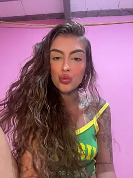 Snapshot of miiabellovic chatting on 9, 5, 2026 miiabellovic online show from 9, 5, 2026