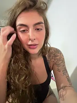 Snapshot of miiabellovic chatting on 15, 4, 2026 miiabellovic online show from 15, 4, 2026