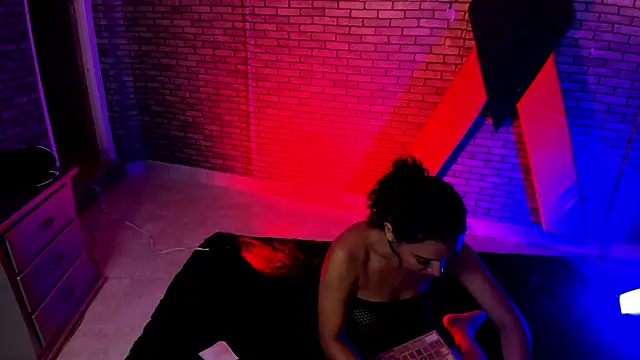 Alanah R online show from 25, 4, 2026