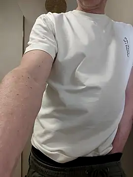 Essie deLona online show from 19, 3, 2026