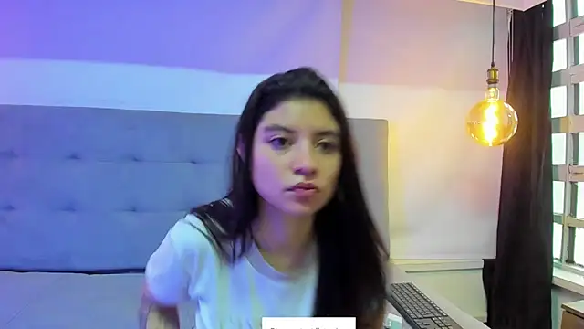 Snapshot of LindaCatalina_ chatting on 7, 4, 2026 LindaCatalina online show from 7, 4, 2026