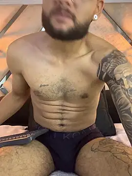 KyleJoss30 online show from 12, 4, 2026