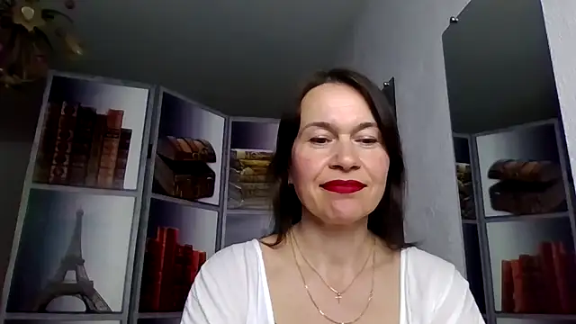 Selena Moo online show from 7, 4, 2026