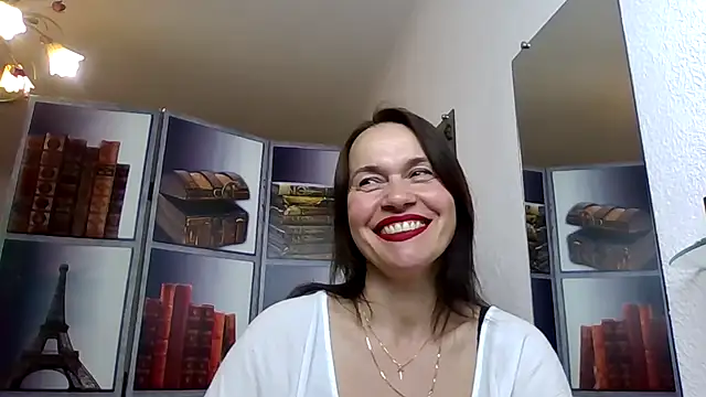 Selena Moo online show from 9, 5, 2026