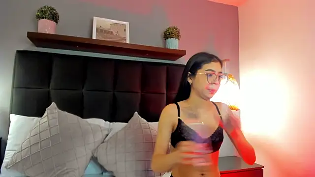 Snapshot of sofi_alix chatting on 28, 4, 2026 sofi alix online show from 28, 4, 2026