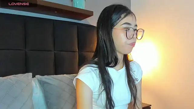 Snapshot of sofi_alix chatting on 10, 4, 2026 sofi alix online show from 10, 4, 2026