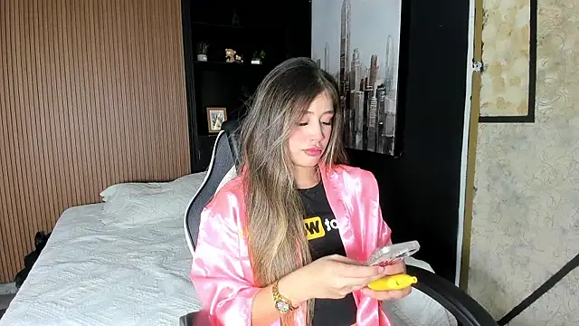 EmilyJohnsoon online show from 14, 5, 2026