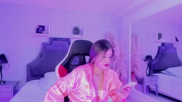 EmilyJohnsoon online show from 25, 4, 2026