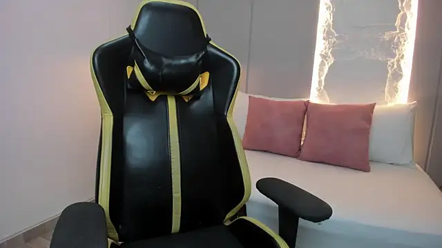 kira relish online show from 28, 5, 2026