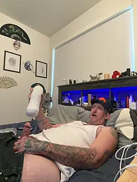 Snapshot of bilateralBKamputee chatting on 22, 3, 2026 bilateralBKamputee online show from 22, 3, 2026