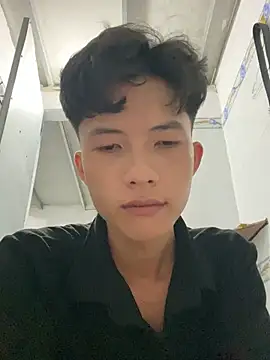 Nguyencuong1999 online show from 10, 4, 2026