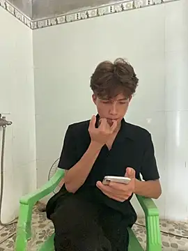 Nguyencuong1999 online show from 18, 5, 2026