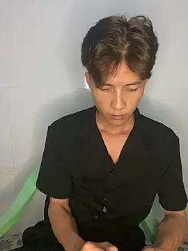 Nguyencuong1999 online show from 19, 5, 2026