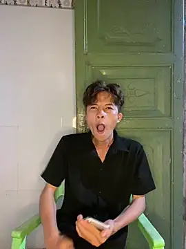 Nguyencuong1999 online show from 18, 5, 2026