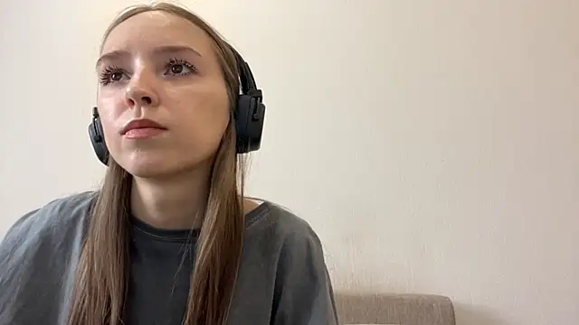 Snapshot of TanjaBrounson chatting on 22, 3, 2026 TanjaBrounson online show from 22, 3, 2026