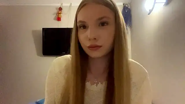 CarolineNine online show from 25, 4, 2026
