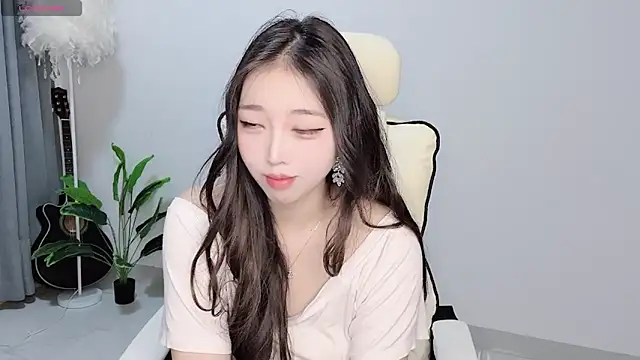 Yukiy8877 online show from 26, 3, 2026