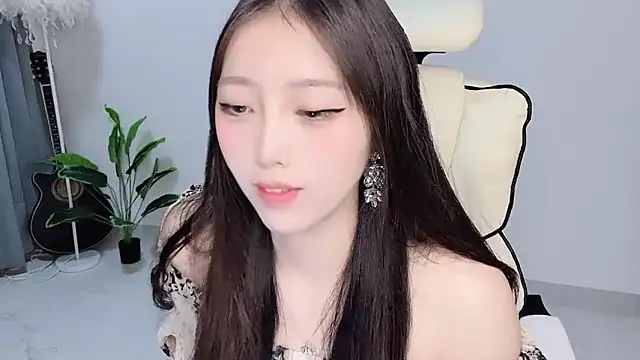 Yukiy8877 online show from 10, 4, 2026
