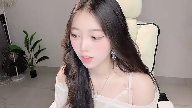 Yukiy8877 online show from 9, 4, 2026