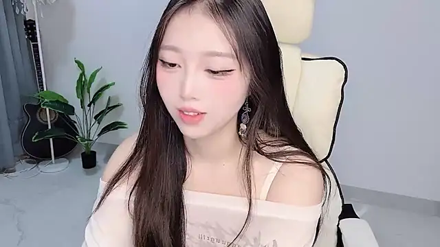 Yukiy8877 online show from 2, 4, 2026