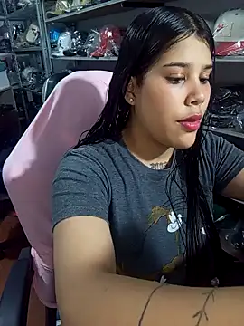 venuslaferte  online show from 8, 4, 2026