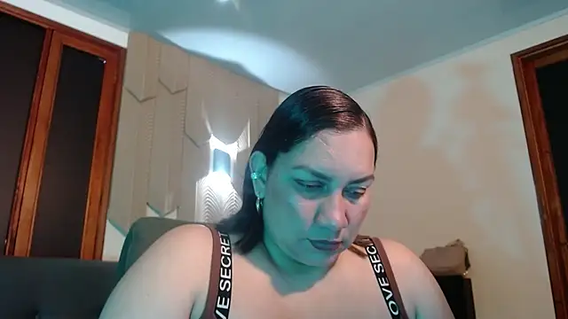 mia coral1 online show from 16, 4, 2026