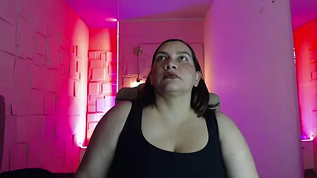 mia coral1 online show from 1, 5, 2026