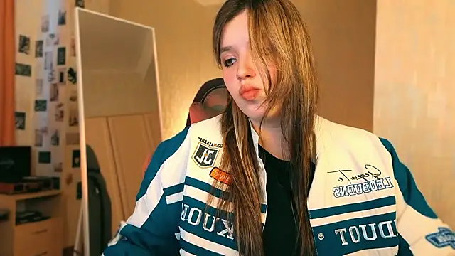 Snapshot of Chloe_Rozzy chatting on 20, 3, 2026 Chloe Rozzy online show from 20, 3, 2026