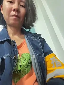 lilysister66 online show from 12, 6, 2026