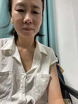 lilysister66 online show from 30, 6, 2026