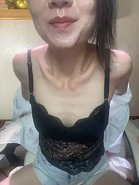 lilysister66 online show from 16, 4, 2026