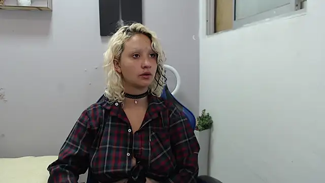 Snapshot of dafne_kim chatting on 10, 4, 2026 dafne kim online show from 10, 4, 2026