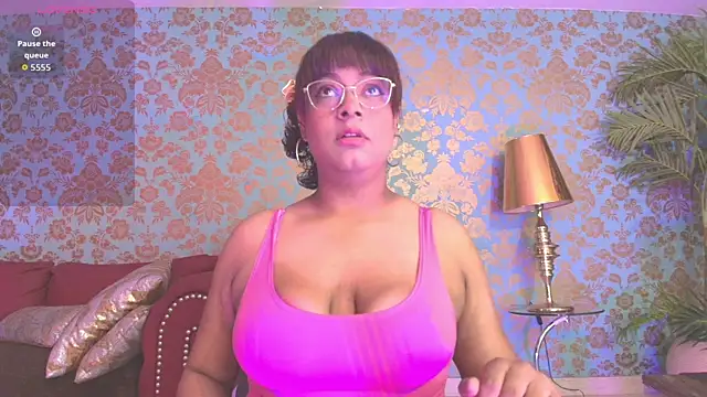 alexa cruz   online show from 13, 4, 2026