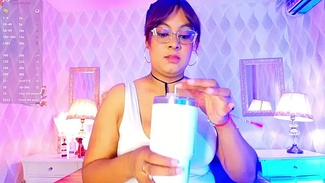 alexa cruz   online show from 12, 6, 2026