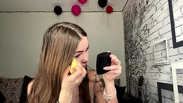 ElmiraDabato online show from 15, 4, 2026