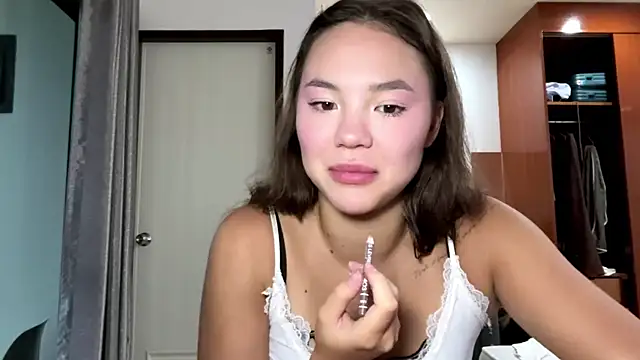 kamila 18 french online show from 20, 5, 2026