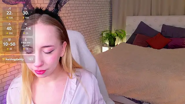 ShadowSparkle online show from 17, 4, 2026