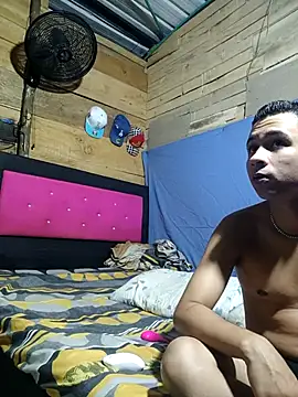 Snapshot of Emyli_Liam chatting on 22, 3, 2026 Emyli Liam online show from 22, 3, 2026